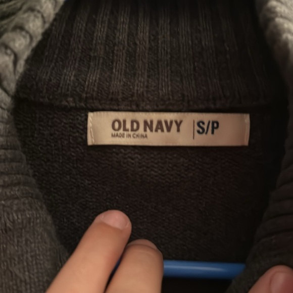 Old navy multi pocket  stylish men’s big button sweater Men’s S. Great shape. - Picture 2 of 6